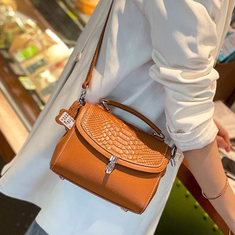 Versatile crossbody bag